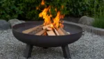 Feuerschale sicher anzünden: Tipps & Techniken